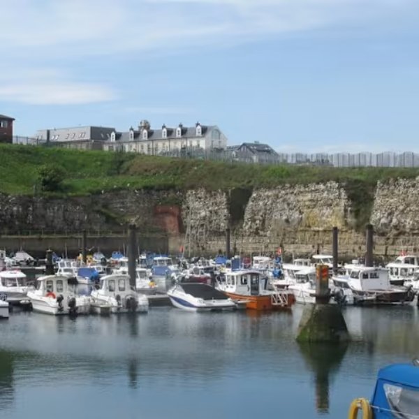 car_garage_in_seaham_landmark_seaham_marina