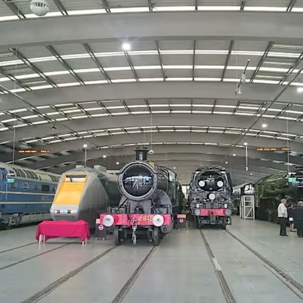 garages_in_newton_aycliffe_landmark_railway_museum