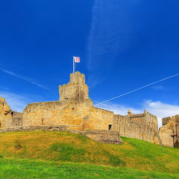 prudhoe_garage_landmark_prudhoe_castle