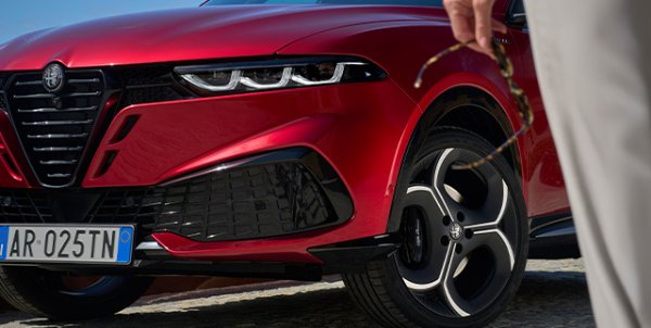 close up of the bonnet of the car