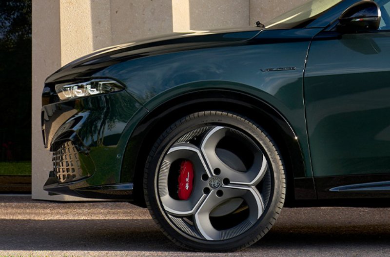 CLOSE UP THE WHEEL